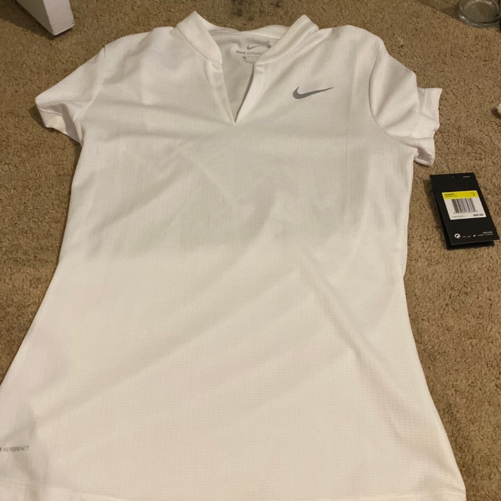 NWT nike aeroreact tee